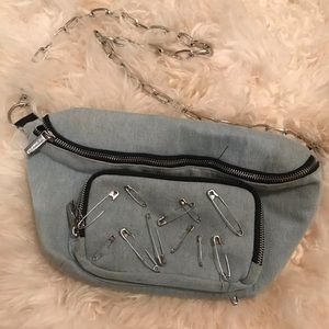 ❣️ SALE ❣️ Skinny Dip jean & chain crossbody bag